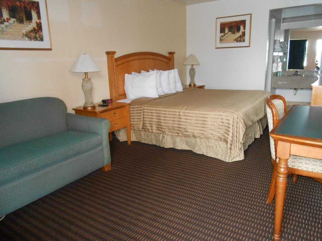 Rodeway Inn Phoenix North I-17 Экстерьер фото