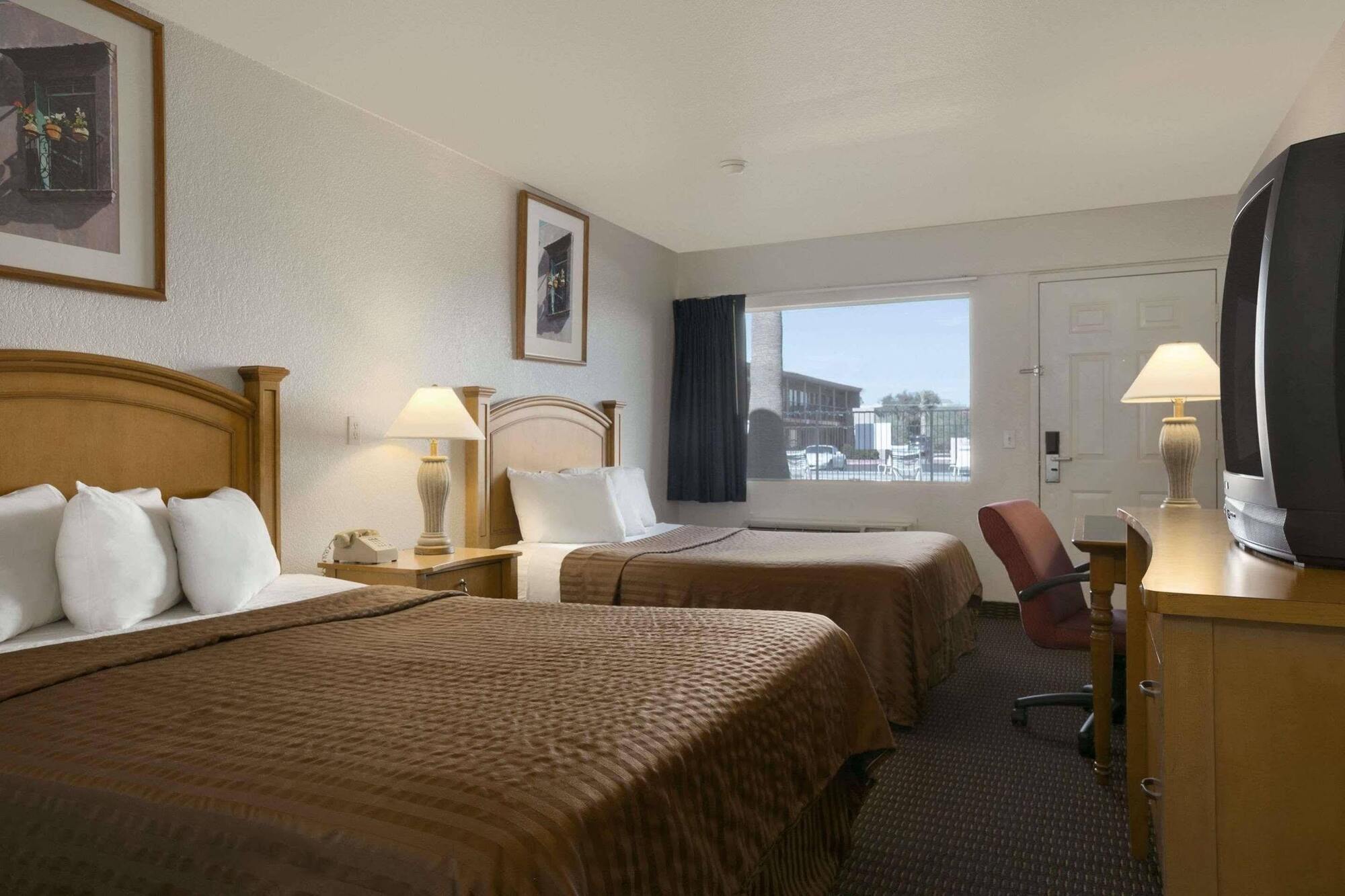 Rodeway Inn Phoenix North I-17 Экстерьер фото