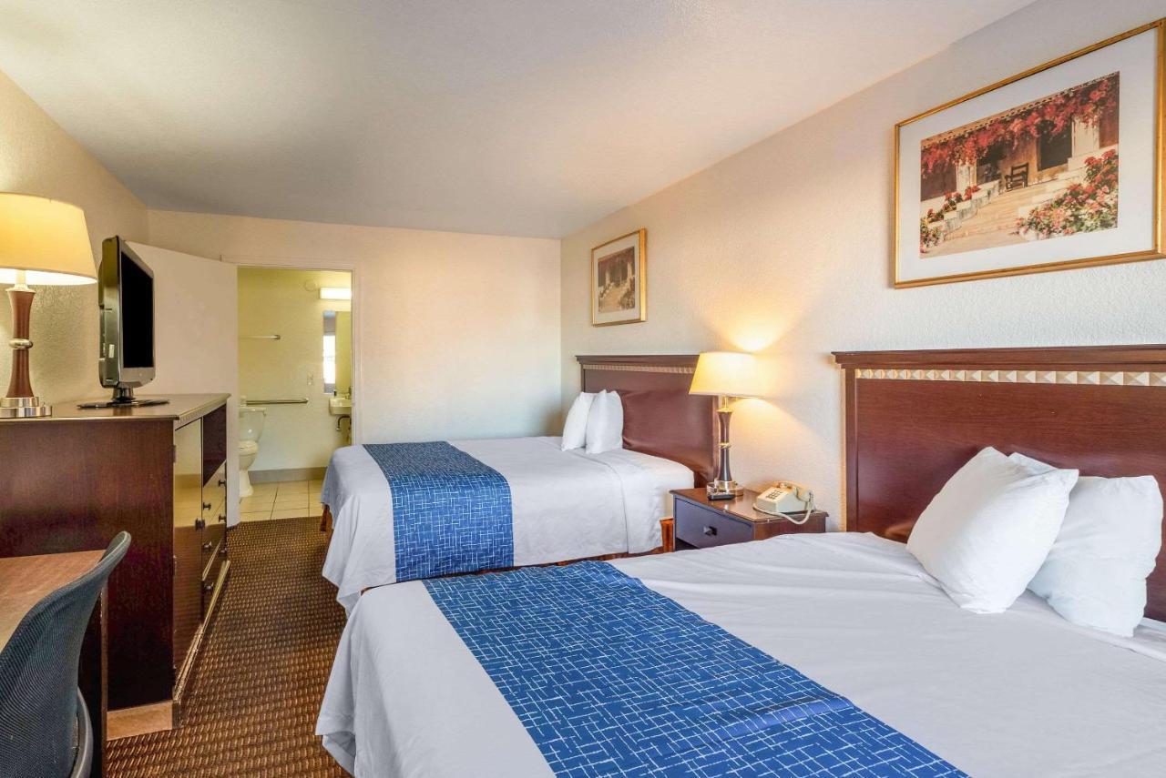 Rodeway Inn Phoenix North I-17 Экстерьер фото